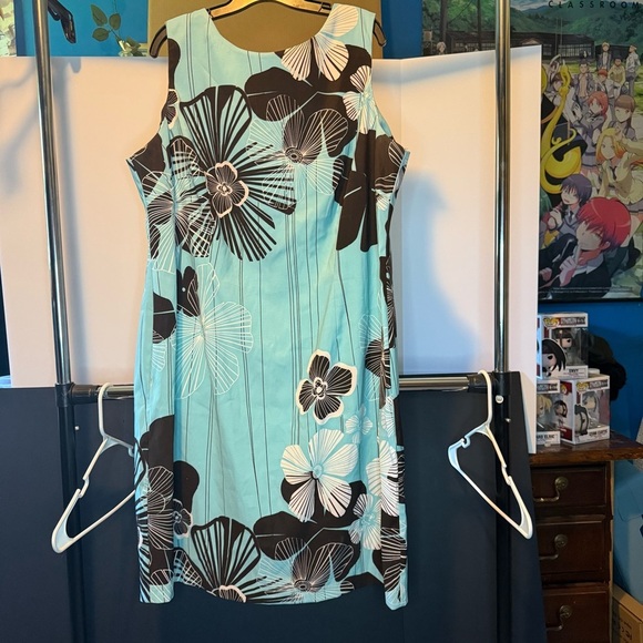 connected apparel Dresses & Skirts - Floral Sleeveless Dress - Blue with black and white flowers Size 22 women
